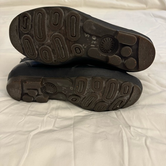 UGG Bellegarde Quilted Leather waterproof Shearling Boots, Black, Size 7.5 - Picture 4 of 10